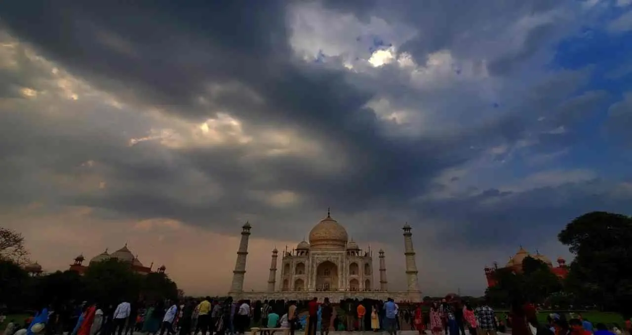 Weather Update: भारत के 21 राज्यों में भारी बारिश, आंधी और ओलावृष्टि का अलर्ट जारी