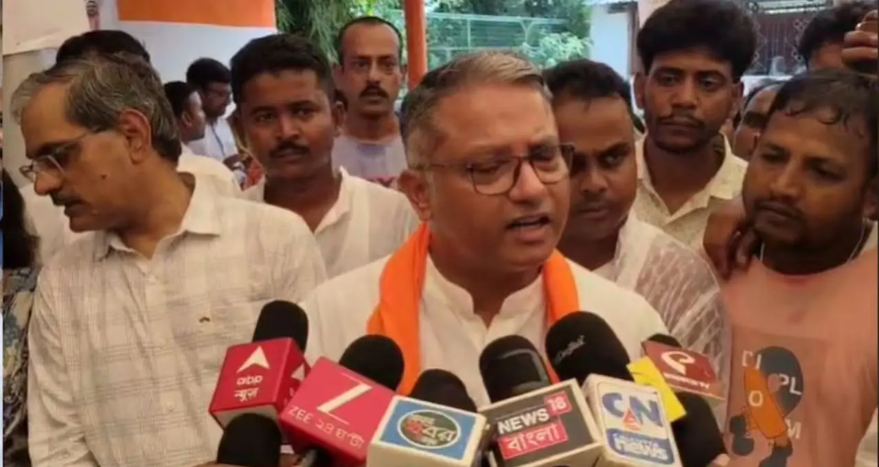 ৩ দিনের ক্যাম্প শেষ হলেও বন্ধ হবে না আবেদন, অন্নপূর্ণা যোজনা-সহ সরকারি প্রকল্প নিয়ে বড় আশ্বাস মন্ত্রীর