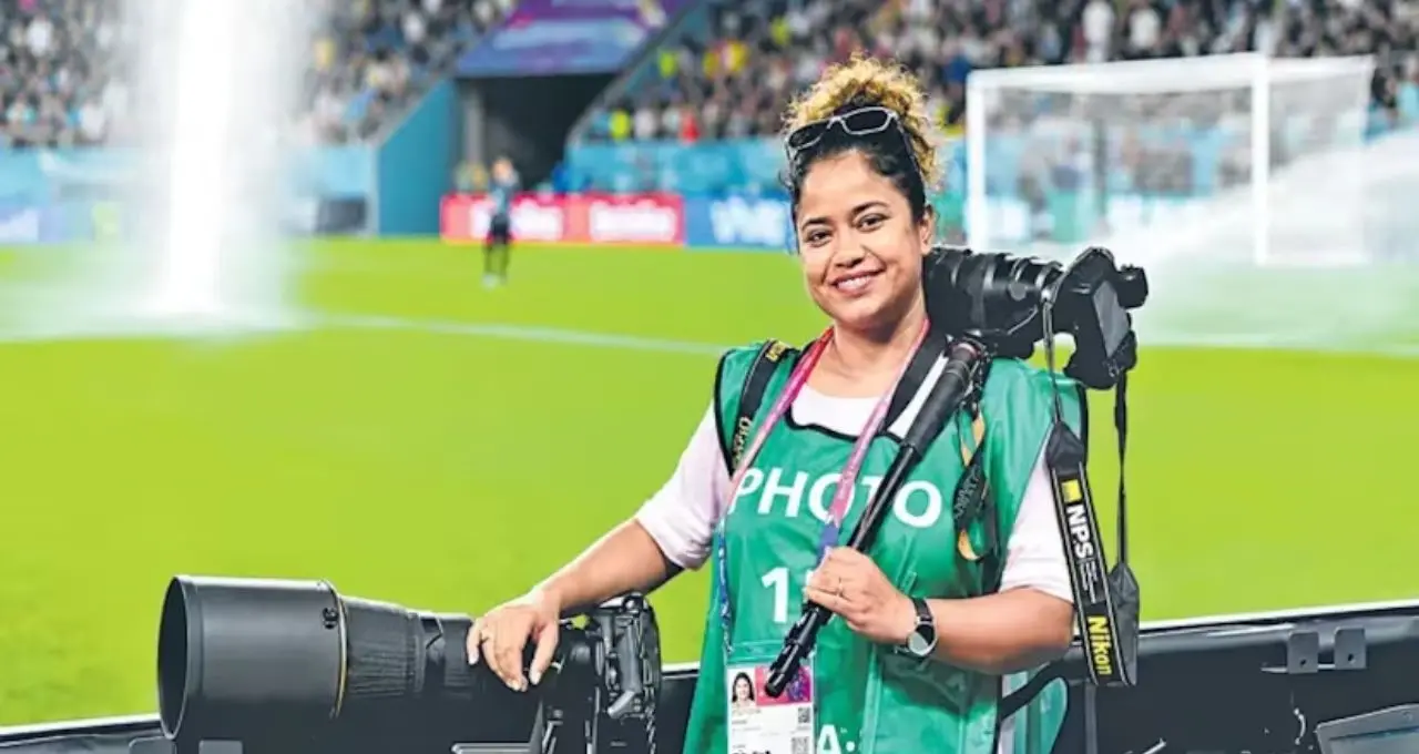 আত্মীয়দের কটাক্ষ উপেক্ষা করে ইতিহাস গড়লেন অসমের গীতিকা তালুকদার, ২০২৬ ফিফা বিশ্বকাপে একমাত্র ভারতীয় মহিলা চিত্রসাংবাদিক
