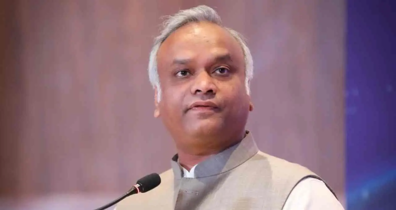 आरएसएस बनाम कांग्रेस विवाद गहराया: पंजीकरण और पारदर्शिता पर VHP का पलटवार, प्रियांक खरगे के पत्र से बढ़ी सियासी गर्मी