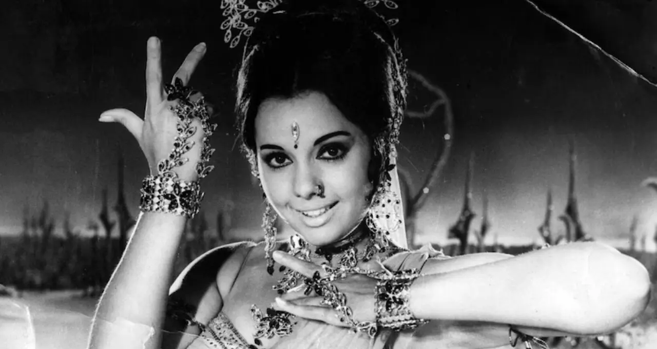 Guess the Actress: কেরিয়ারের শিখরে থেকেও বিয়ের পর বিদায় বলিউডকে! চিনতে পারছেন এই কিংবদন্তি নায়িকাকে? 
