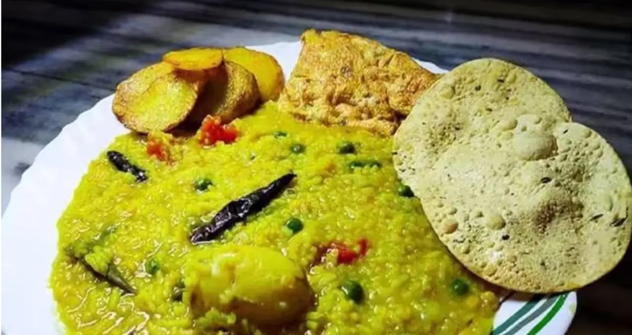 খিচুড়ি হবে পারফেক্ট! চাল-ডালের সঠিক অনুপাত কত? জানুন সেরা স্বাদের গোপন কৌশল
