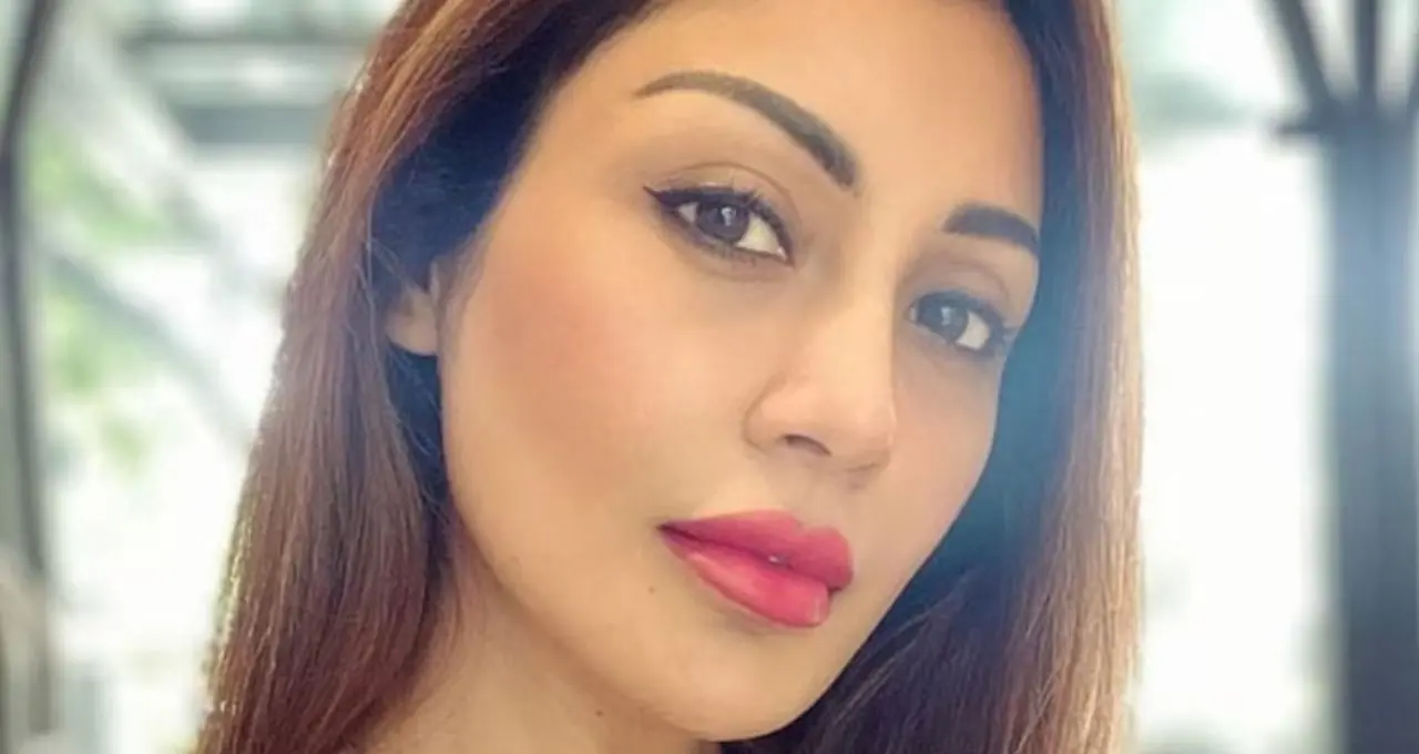 বলিউডের বাঙালি নায়িকা এখন দুবাইয়ে! অভিনয় ছেড়ে গড়েছেন বিলাসবহুল ব্যবসা
