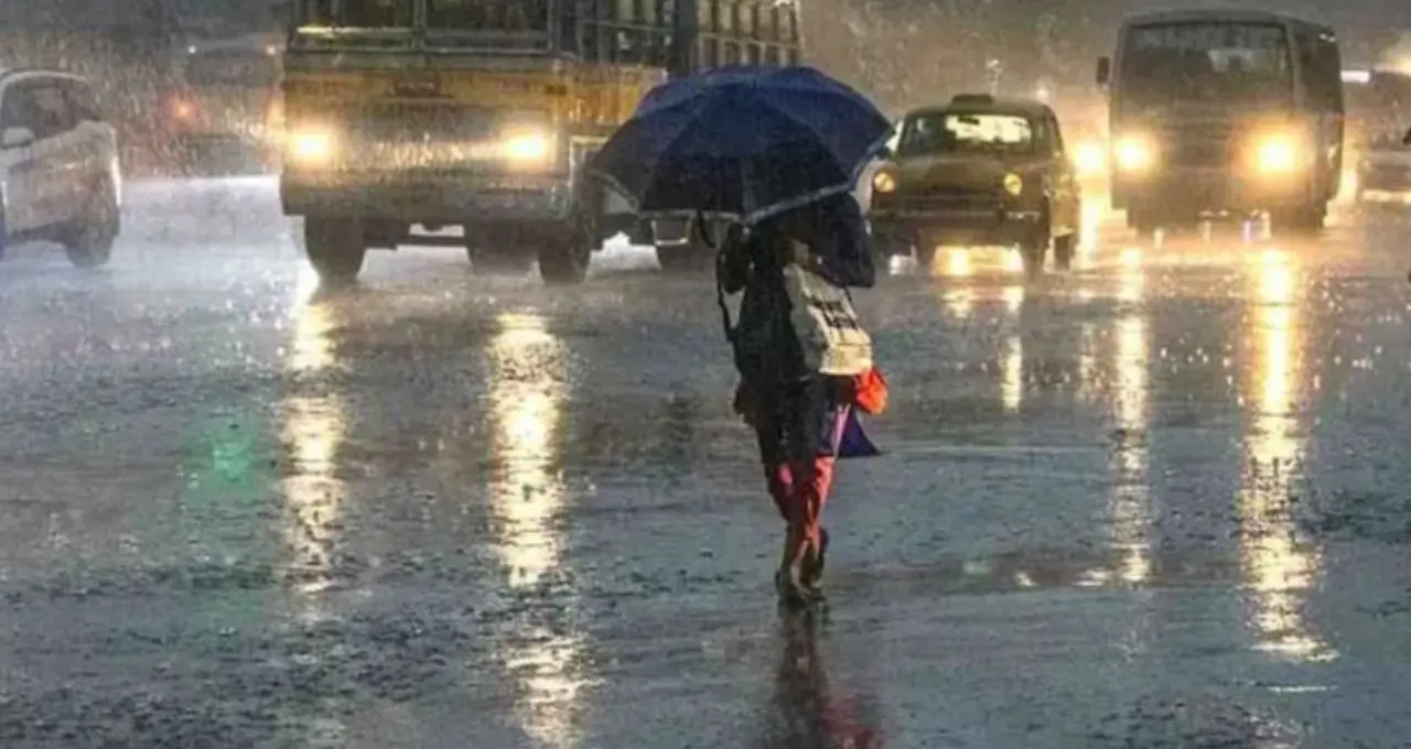 West Bengal Weather Update: সপ্তাহজুড়ে ঝড়-বৃষ্টির দাপট, কোথায় কখন কমলা-হলুদ সতর্কতা? জানুন পূর্ণ পূর্বাভাস
