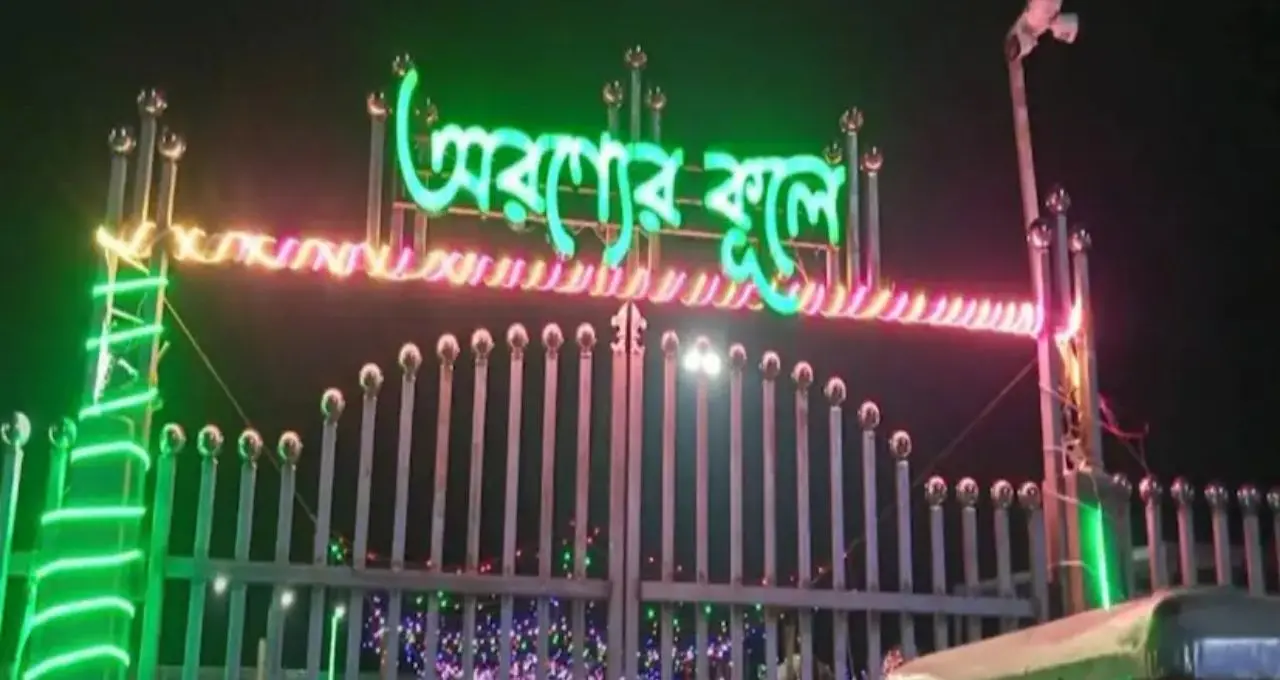 শওকত মোল্লার ছেলের ক্যাফে ‘অরণ্যের কূলে’ ভাঙার নির্দেশ, ২৯ জুনের ডেডলাইন বেঁধে দিল প্রশাসন
