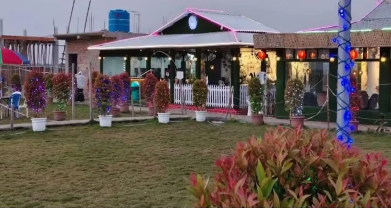 শওকত মোল্লার ছেলের ক্যাফে ‘অরণ্যের কূলে’ ভাঙার নির্দেশ, ২৯ জুনের ডেডলাইন বেঁধে দিল প্রশাসন
