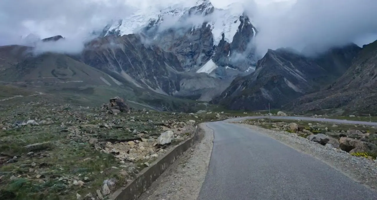Sikkim Road Update: সিকিম যাওয়ার আগে অবশ্যই জেনে নিন! কোথায় বন্ধ রাস্তা, কোন পথে চলছে যান চলাচল?
