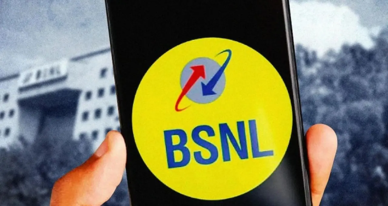 BSNL-এর ধামাকা চমক! ১১ মাসের রিচার্জে ফ্রিতে ১০GB এক্সট্রা ডেটা, সীমিত সময়ের অফারে হইচই বাজারে
