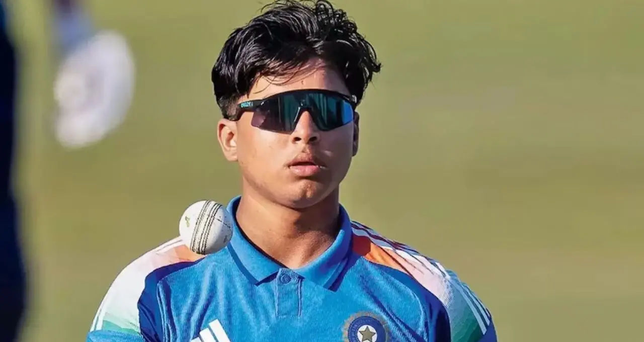বৈভব সূর্যবংশীকে সিনিয়রদের ড্রেসিংরুমে নিষেধাজ্ঞা! কার নির্দেশে নেওয়া হল এই সিদ্ধান্ত?
