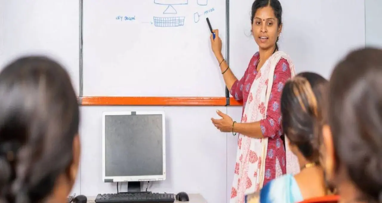 বাংলায় চাকরির বাজারে বড় ঘোষণা! ১ লক্ষ সরকারি শূন্যপদ, শিক্ষাক্ষেত্রেই অর্ধেক নিয়োগ, বাড়ল বয়সসীমাও
