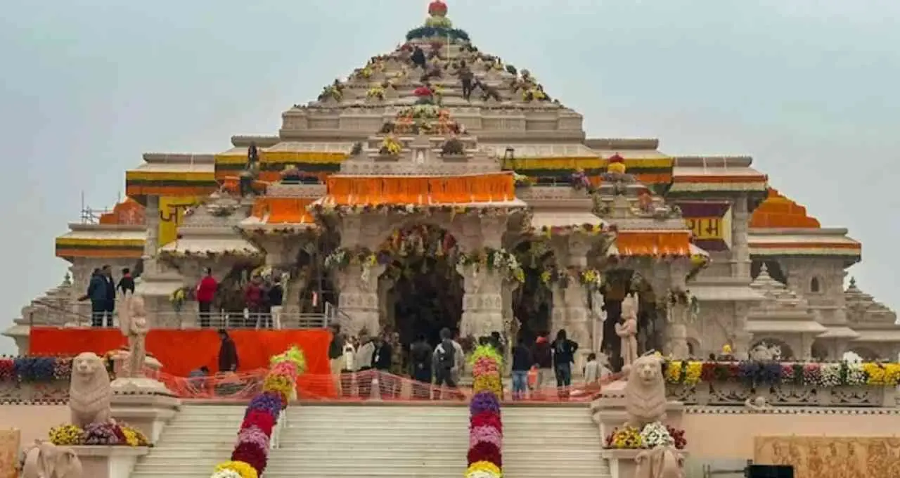 राम मंदिर चढ़ावा चोरी मामला: टिन्नू यादव समेत 8 पर FIR, जानिए क्या हैं आरोप और किन धाराओं में दर्ज हुआ केस