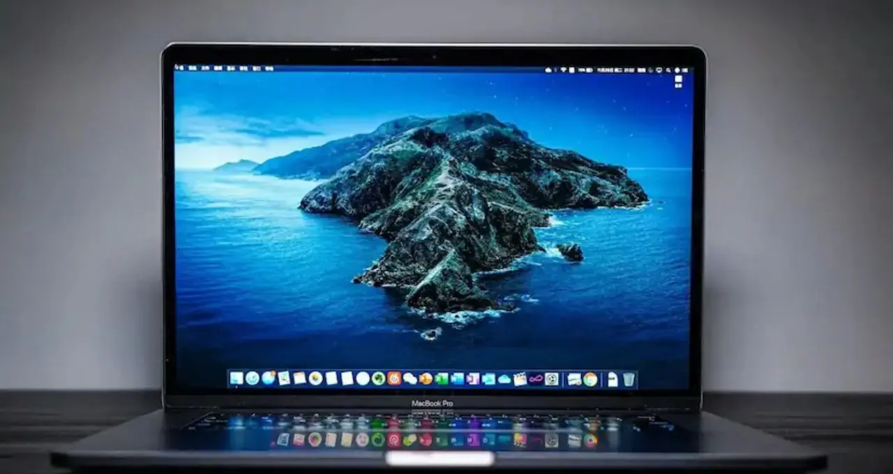 Apple-এর বড় ধাক্কা! ভারতে এক ধাক্কায় বাড়ল MacBook, iPad, Apple TV-সহ একাধিক পণ্যের দাম, iPhone নিয়ে কী সিদ্ধান্ত?
