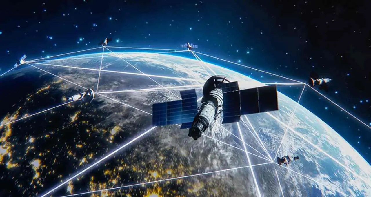 Satellite Internet: क्या है सैटेलाइट इंटरनेट, कैसे अंतरिक्ष से आपके घर तक पहुंचता है हाई-स्पीड नेटवर्क?