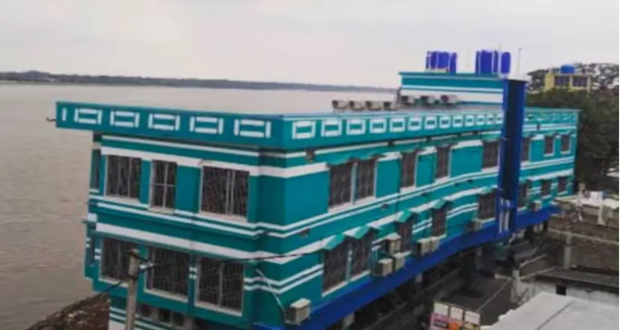 ইছামতীর পাড়ে বেআইনি গেস্টহাউস ভাঙার নির্দেশ হাই কোর্টের, টাকির হোটেল-রিসর্ট নিয়ে কড়া বার্তা আদালতের
