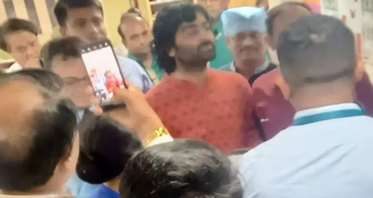 অরিজিৎ সিং কি অসুস্থ? চিকিৎসকের চেম্বারে গায়ককে দেখে জল্পনা, তবে নীরব পরিবার
