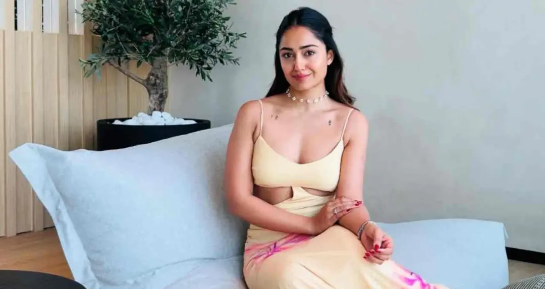 ‘आश्रम’ की सफलता के बीच त्रिधा चौधरी का खुलासा: बोल्ड दृश्यों को लेकर रिश्ते में आई दरार, निजी जीवन पर पड़ा असर