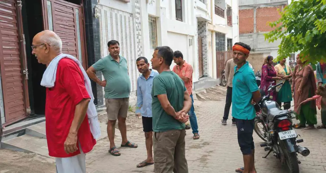वाराणसी में बेटी को स्कूल छोड़कर लौट रही महिला की बस की चपेट में आने से मौत