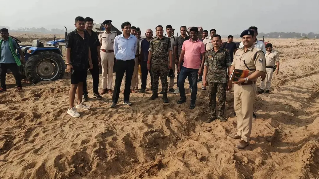 অবৈধ বালু উত্তোলনের সময় গুলিচালনায় শ্রমিক গুরুতর আহত, তদন্তে পুলিশ