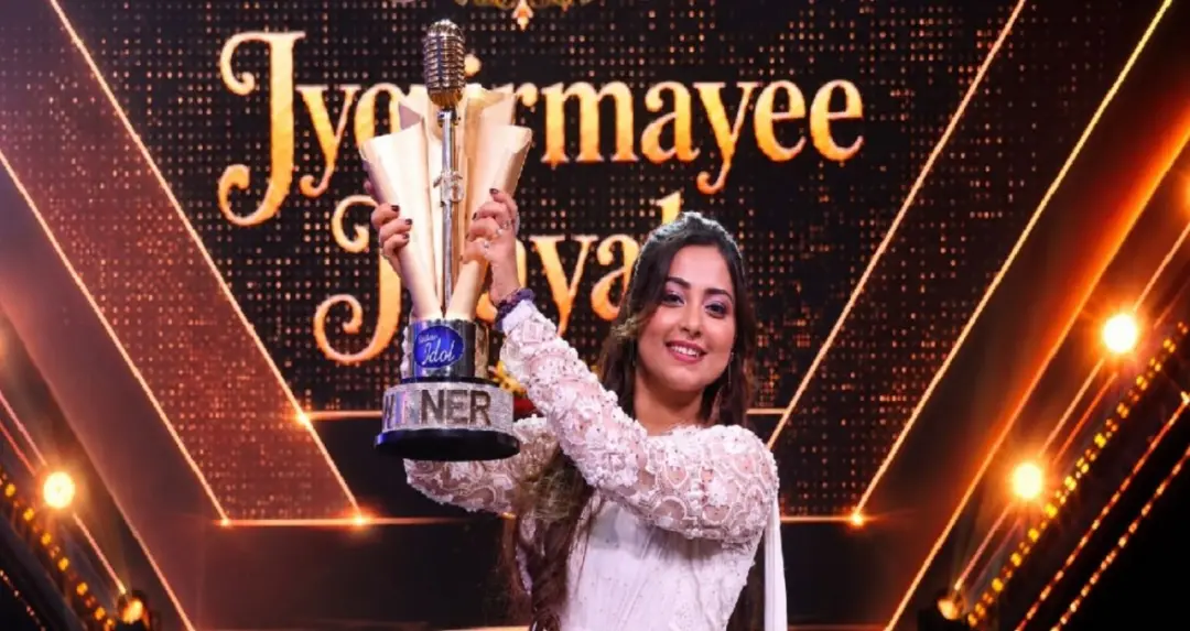 Indian Idol 16 Winner: ज्योतिर्मयी नायक ने जीती ट्रॉफी, 25 साल पुराने गाने से ग्रैंड फिनाले में जमाया रंग
