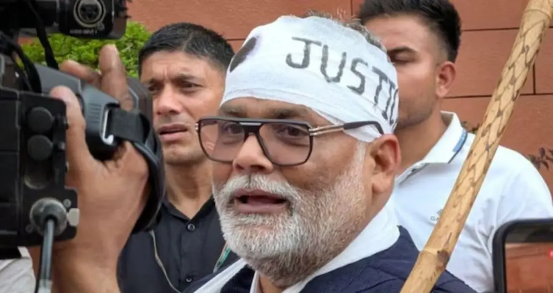 पप्पू यादव ने सिर पर ‘Justice’ पट्टी बांधकर जताया विरोध, छात्र आंदोलन और पुलिस कार्रवाई पर उठाए सवाल

