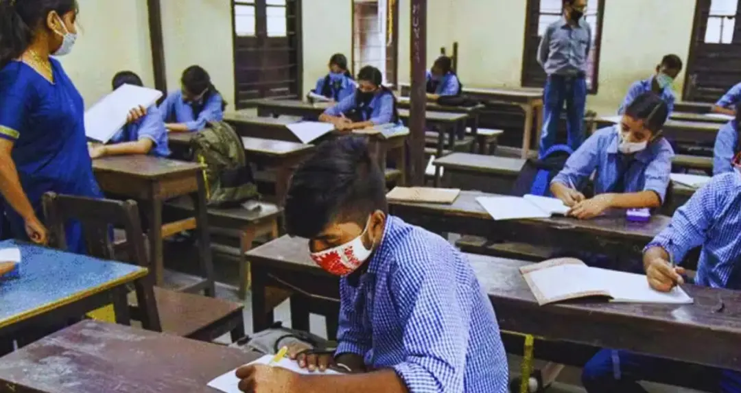 यूपी में प्राथमिक स्कूल बंद नहीं होंगे, कम नामांकन वाले विद्यालयों का होगा विलय; सरकार ने दी सफाई