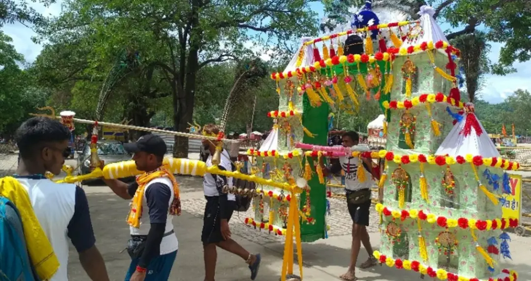 हरिद्वार में 6 फीट से ऊंची कांवड़ बेचने पर सख्ती, नियम तोड़ने वाले दुकानदारों पर होगी कार्रवाई