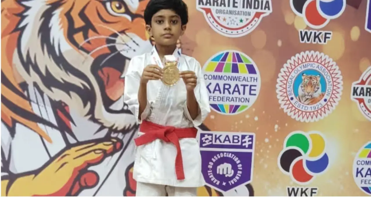 ১২০০ প্রতিযোগীর লড়াইয়ে পূর্ব বর্ধমানের বাজিমাত! রাজ্য ক্যারাটে চ্যাম্পিয়নশিপে ১৭ পদক জিতে নজির