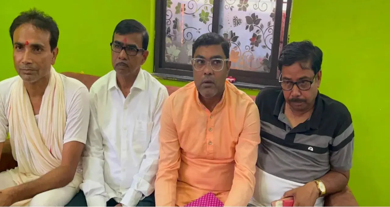 ১৫ বছরের অধ্যায়ে ইতি! তারাপীঠ মন্দিরে নতুন কমিটি, বদলাচ্ছে দর্শন ব্যবস্থা, বড় ঘোষণা কর্তৃপক্ষের
