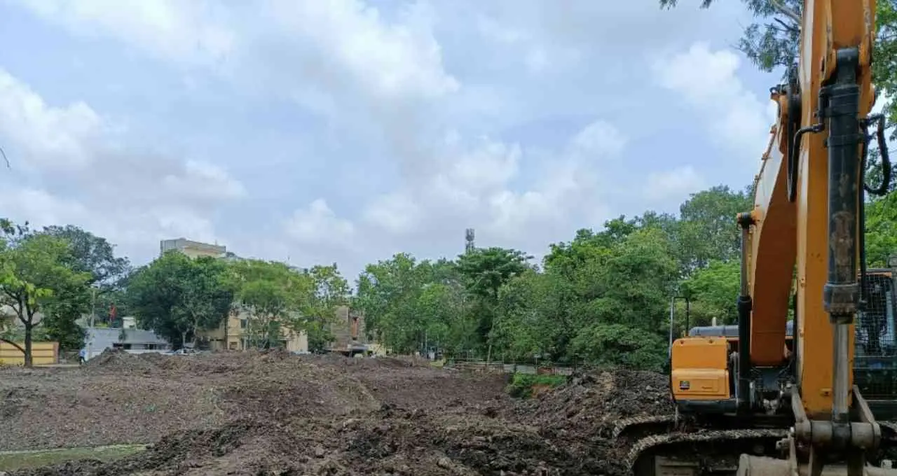 हरमू हाउसिंग कॉलोनी में कचरा डंपिंग पर विवाद, दुर्गंध से स्थानीय लोगों की बढ़ी परेशानी