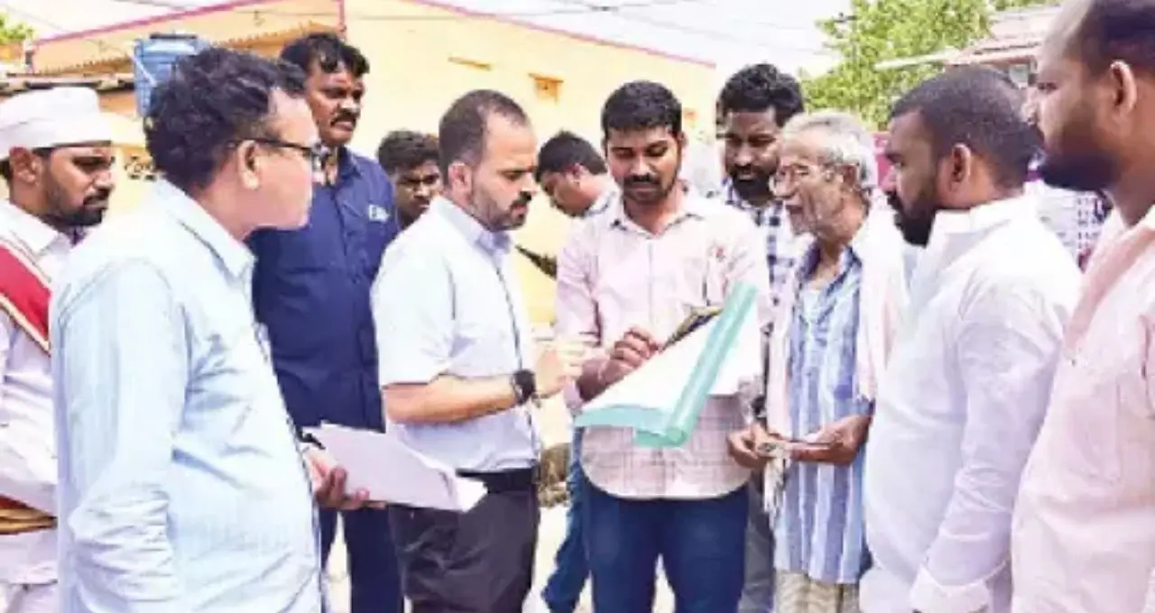 भूपालपल्ली कलेक्टर राहुल शर्मा ने काताराम में किया निरीक्षण, कल्याणकारी योजनाओं की समीक्षा