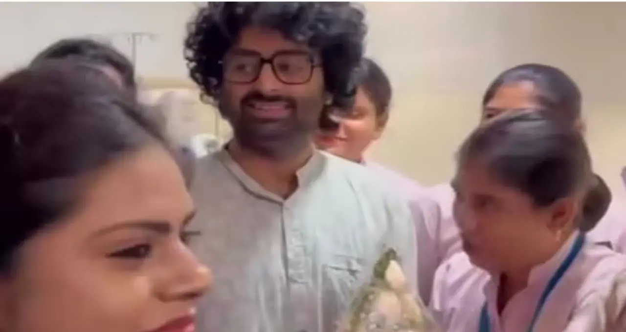 অসুস্থ খুদে ভক্তের পাশে অরিজিৎ সিং, জিয়াগঞ্জ থেকে কলকাতার হাসপাতালে পৌঁছে জয় করলেন সকলের মন
