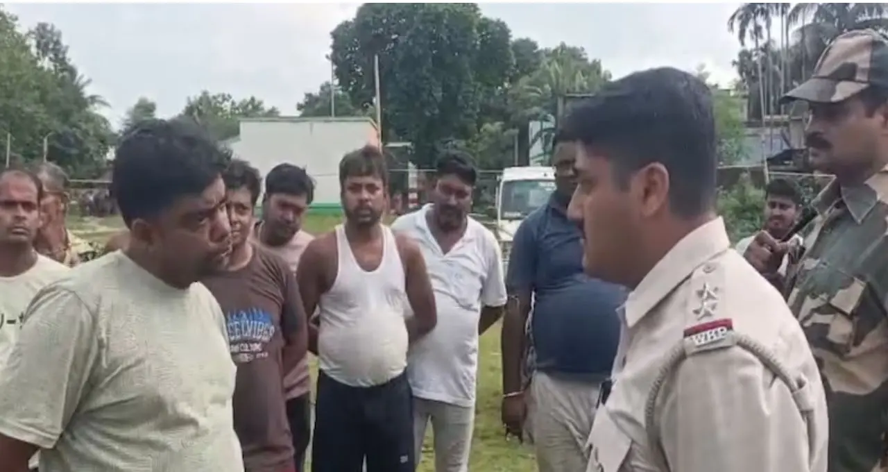 মিড-ডে মিলের খাবারেই শিক্ষকদের জন্মদিন-বিবাহবার্ষিকী? নদিয়ার স্কুলে তুমুল বিতর্ক, অভিযোগে উত্তাল অভিভাবকরা
