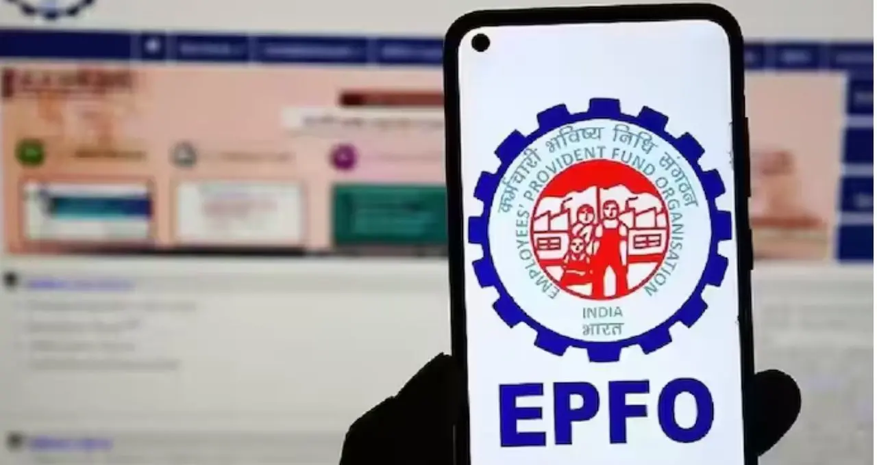EPFO-র নতুন নিয়মে বড় বদল! PF-এ ১,৮০০ টাকার বেশি জমা দেবেন কি না, সিদ্ধান্ত এবার কর্মীর হাতে
