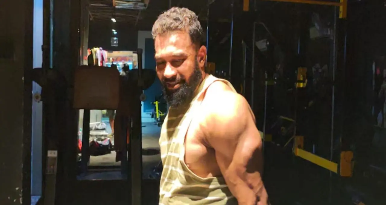 জিমে ঘণ্টার পর ঘণ্টা ঘাম ঝরিয়েও মাসল বাড়ছে না? কোথায় ভুল করছেন জানুন, ওয়ার্কআউটের পর কী খাবেন বললেন চিকিৎসক ও বডি বিল্ডার

