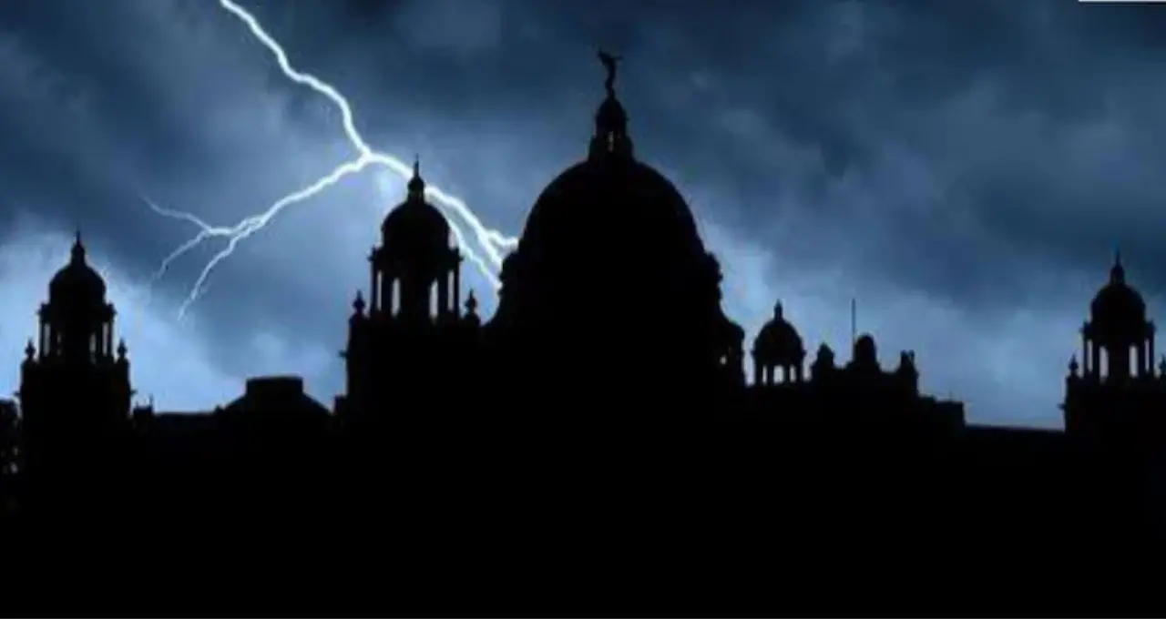 Low Pressure Over Bengal: নিম্নচাপে বদলে গেল বাংলার আকাশ! ৪৮ ঘণ্টায় ভারী থেকে অতি ভারী বৃষ্টির আশঙ্কা, কোন জেলায় সবচেয়ে বেশি প্রভাব?
