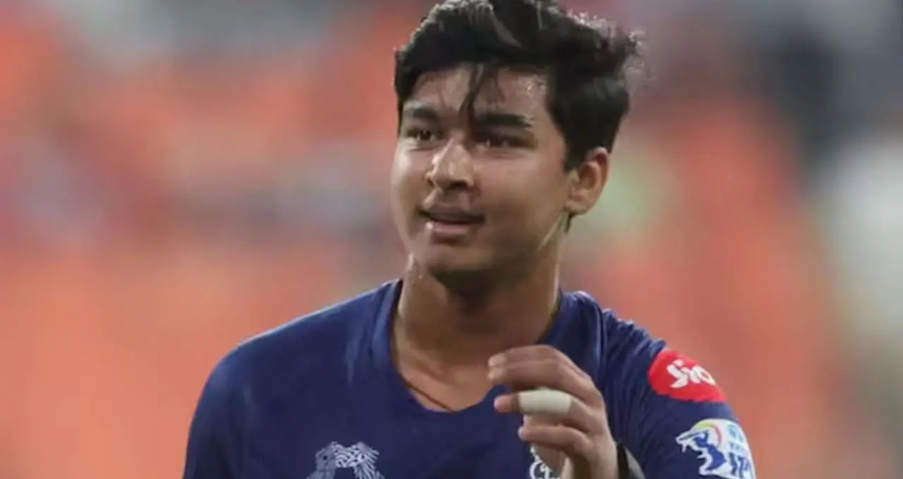 মাত্র ১৫ বছরেই ভারতের জার্সি! ডেবিউ ক্যাপ পেয়ে প্রথম ফোন বাবাকে, আবেগে ভাসালেন বৈভব সূর্যবংশী
