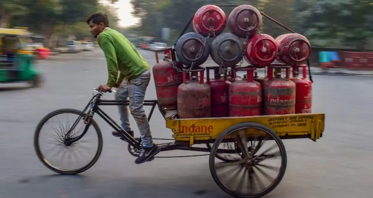 LPG আমদানিতে বড় কৌশলগত বদল! উপসাগরের উপর নির্ভরতা কমিয়ে আমেরিকার দিকে ঝুঁকছে ভারত
