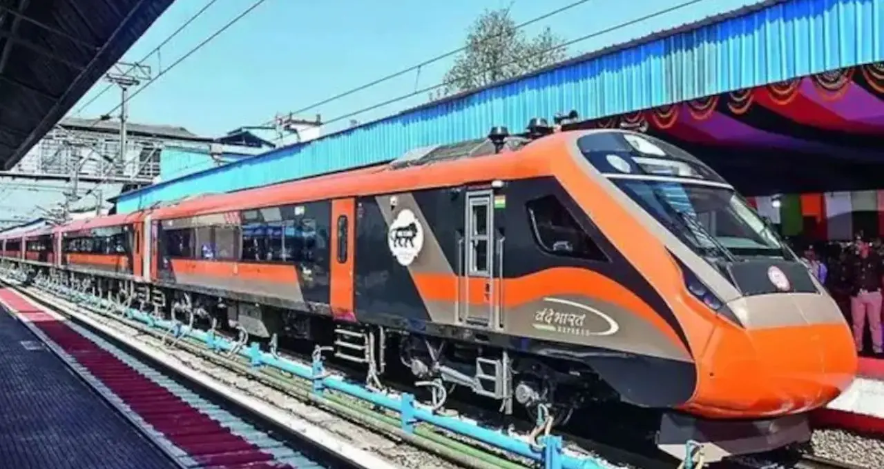বন্দে ভারত নাকি শতাব্দী? গতি, ভাড়া ও সুবিধার লড়াইয়ে কোন ট্রেনে সফর করলে বেশি লাভ, জানুন বিস্তারিত
