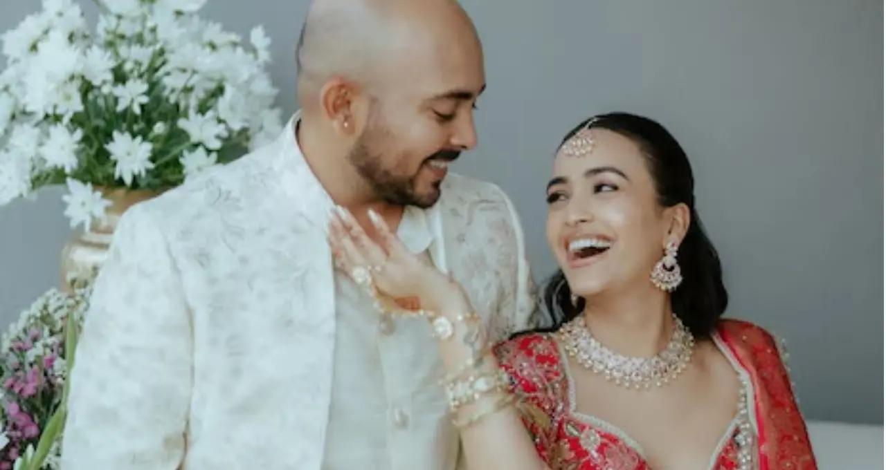 বাগদানের চার মাসেই সম্পর্কে ইতি? পৃথ্বী শকে ঘিরে জল্পনা তুঙ্গে, পুরনো প্রেমের অধ্যায়ও ফের আলোচনায়
