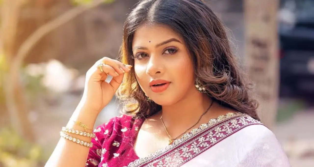 ‘বাচ্চার হার্টবিট ঠিক আছে তো?’ প্রসবের দু’দিন আগেই হাসপাতালে ভর্তি সুস্মিতা রায়, নিজেই জানালেন সেই উদ্বেগের কারণ
