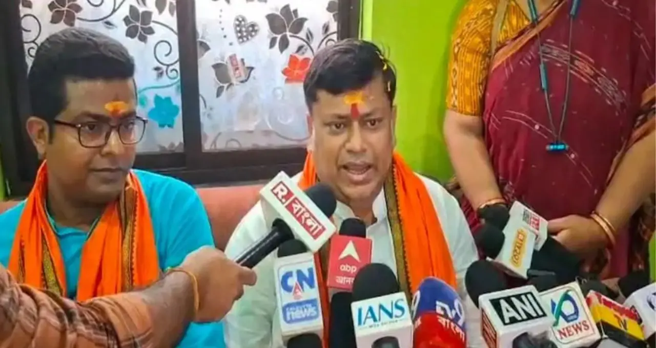 তারাপীঠে পুজো দিয়ে বারুইপুর এনকাউন্টার ইস্যুতে মুখ খুললেন সুকান্ত মজুমদার, শিল্প নিয়েও বড় বার্তা
