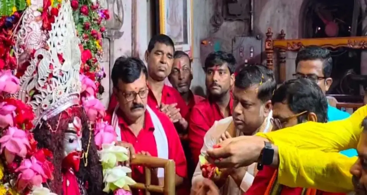 তারাপীঠে পুজো দিয়ে বারুইপুর এনকাউন্টার ইস্যুতে মুখ খুললেন সুকান্ত মজুমদার, শিল্প নিয়েও বড় বার্তা
