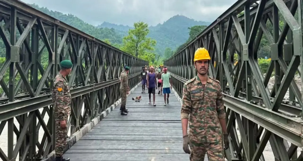 ২০ দিনের রেকর্ডে ফের সচল দুধিয়া বেইলি ব্রিজ, মিরিক-পাহাড়ে ফিরল যোগাযোগ! ২০২৭-এর মার্চে তৈরি হবে ৫৩ কোটির স্থায়ী সেতু
