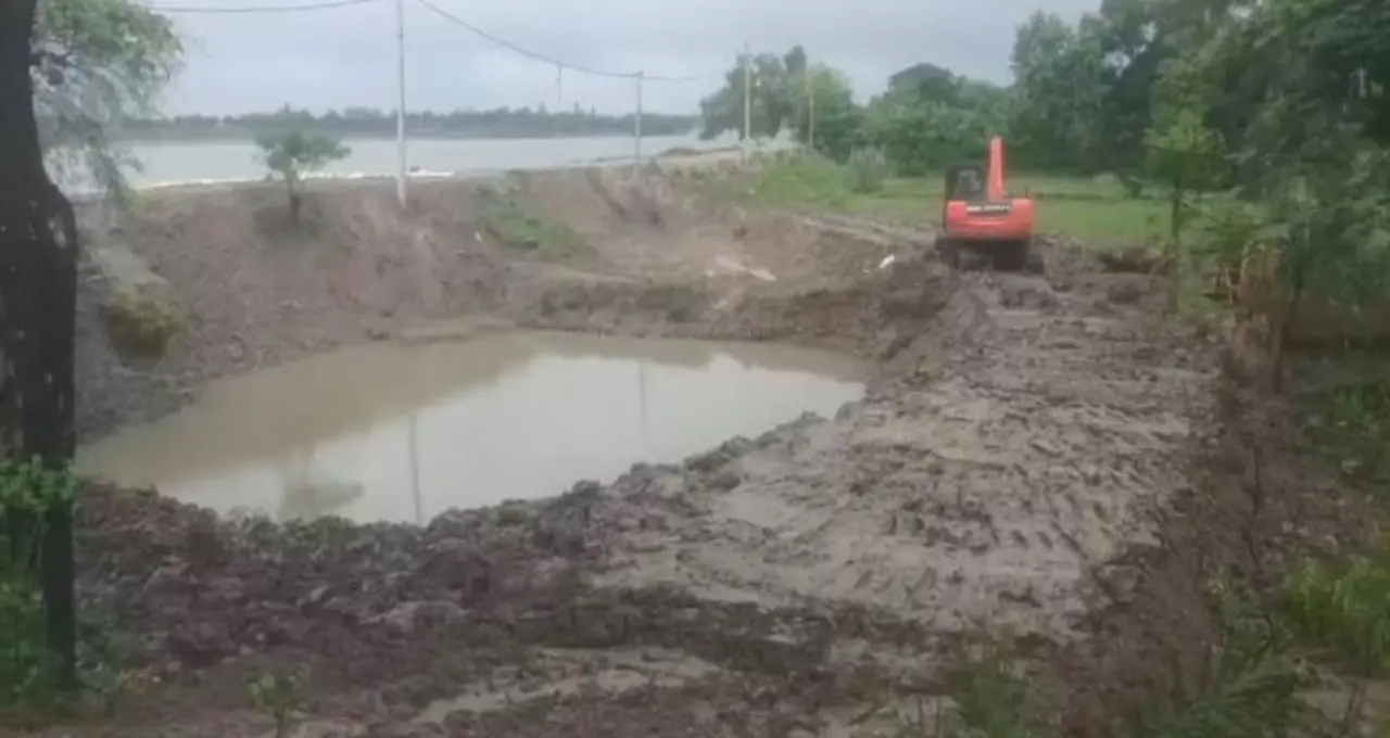 Embankment Collapsed: কালিন্দী নদীর বাঁধে ধস, বর্ষার শুরুতেই আতঙ্কে সুন্দরবন! যুদ্ধকালীন তৎপরতায় মেরামত শুরু প্রশাসনের
