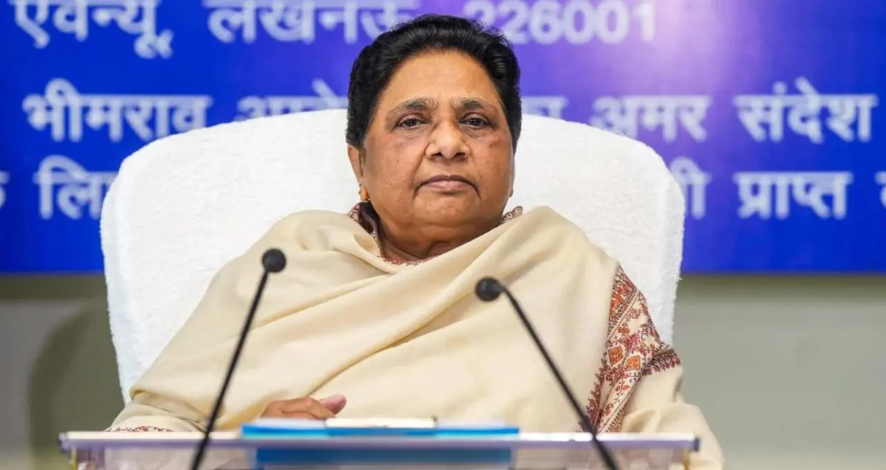 मायावती का बड़ा राजनीतिक संदेश: ‘BSP हिंसा की राजनीति में विश्वास नहीं करती’, मिशन 2027 पर दिया जोर