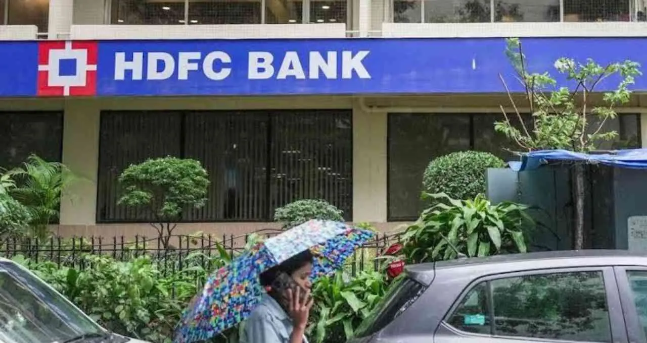 HDFC Bank के पूर्व चेयरमैन अतानु चक्रवर्ती की सैलरी 1.07 करोड़ रुपये पहुंची, इस्तीफे के बाद हुआ खुलासा