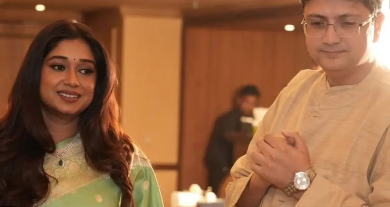 বিয়ের পর বদলাল পদবী! ‘মিত্র’ থেকে ‘ভট্টাচার্য’—প্রথম জন্মদিনে আবেগঘন পোস্টে মনের কথা জানালেন গায়িকা অন্তরা
