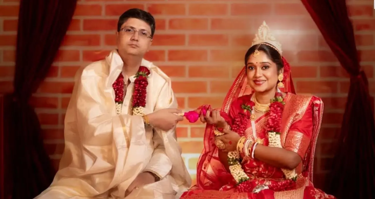বিয়ের পর বদলাল পদবী! ‘মিত্র’ থেকে ‘ভট্টাচার্য’—প্রথম জন্মদিনে আবেগঘন পোস্টে মনের কথা জানালেন গায়িকা অন্তরা
