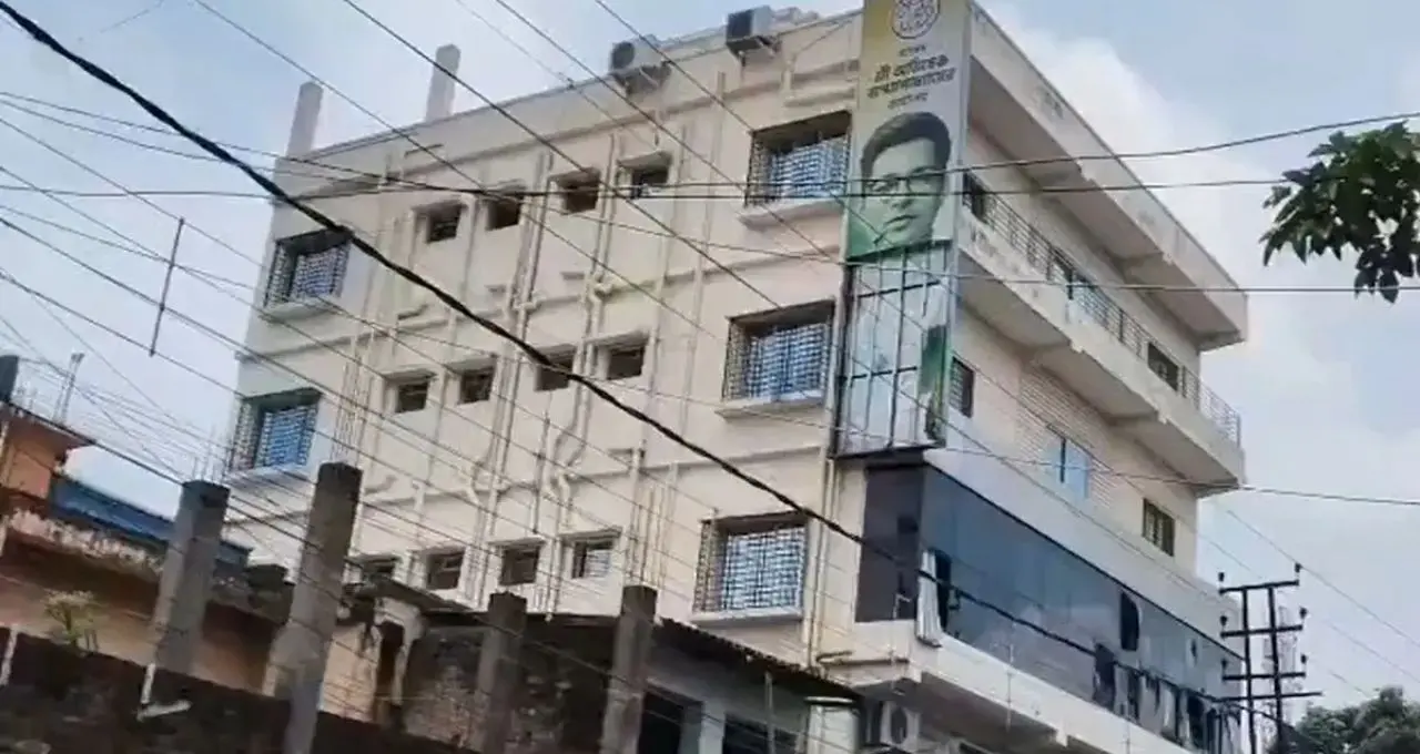 कोलकाता हाईकोर्ट ने अभिषेक बनर्जी के आमतला पार्टी कार्यालय पर बुलडोजर कार्रवाई पर लगाई रोक, नियमित पीठ करेगी अंतिम सुनवाई