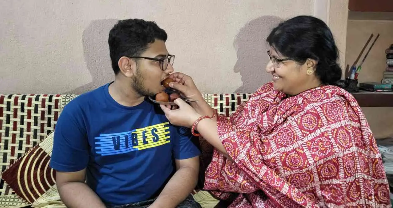 JEE Advanced 2026: बांका के आर्यन राज ने हासिल की शानदार सफलता, 10वीं-12वीं के टॉपर ने बढ़ाया जिले का मान